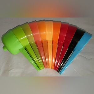 ⭐️$5 PWP⭐️ Tupperware Mini Funnel in Surprise Colours